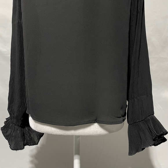 New Area Stars Pleated Puff Sleeve Button Down Blouse Lee Black Size Large - Picture 12 of 16